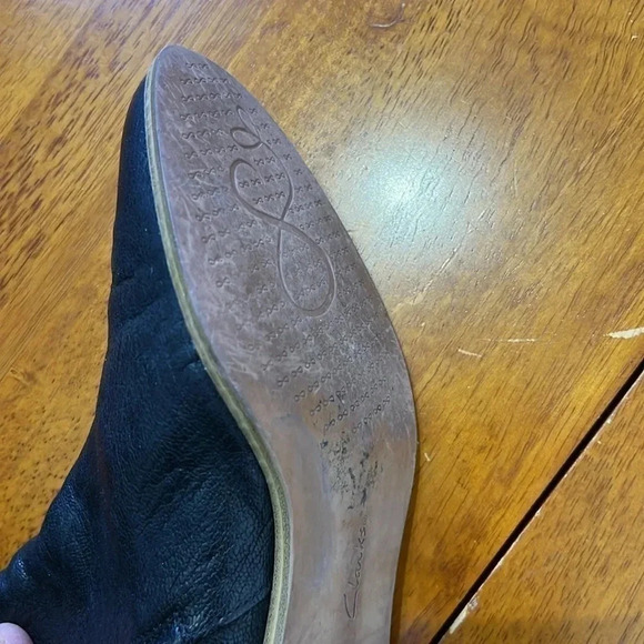 Clarks black leather ankle boots size 9 - Picture 6 of 8